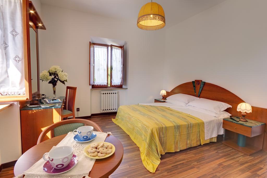Affittacamere Villa Gigli ซีโรโล ภายนอก รูปภาพ